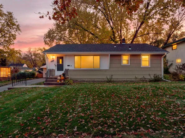2901 W 71st St, Minneapolis, MN 55423
