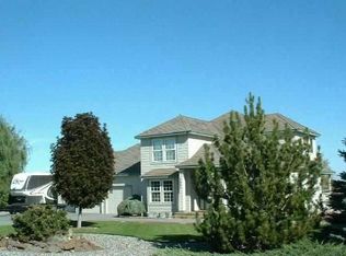 1101 Foxtrot Ln, Richland, WA 99352