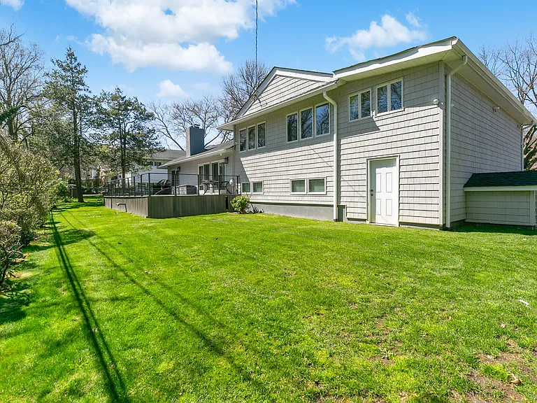 22 Olive St — Photo 3