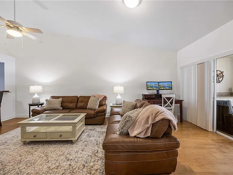 7050 Barrington Cir #202 — Photo 11