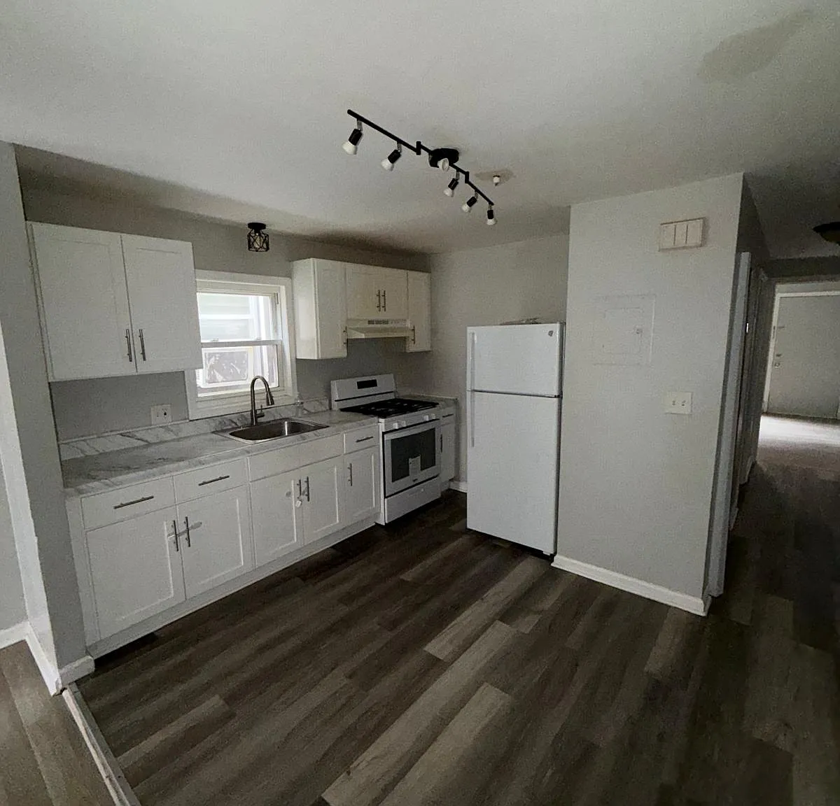2 bed, $1,850 — Photo 2