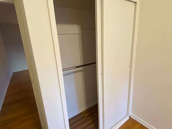 4th image of 345 E 72nd St #4E
