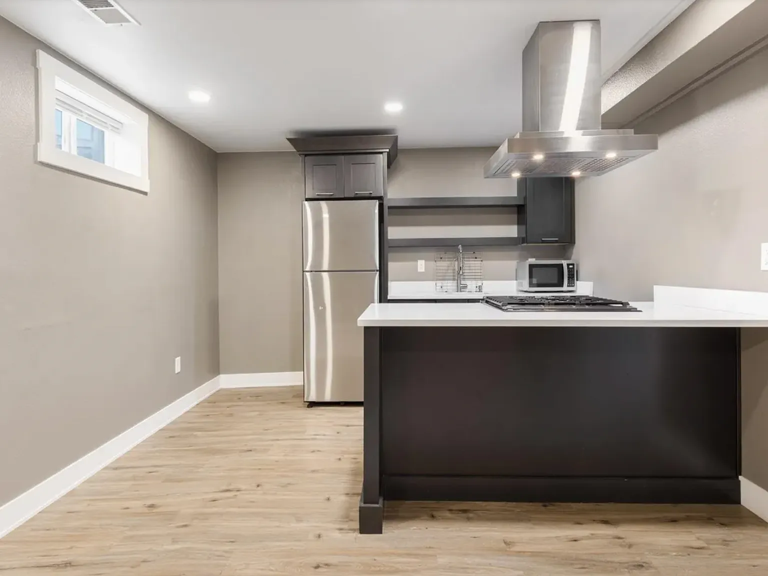 2 bed, 1004 sqft, $1,900 — Photo 3