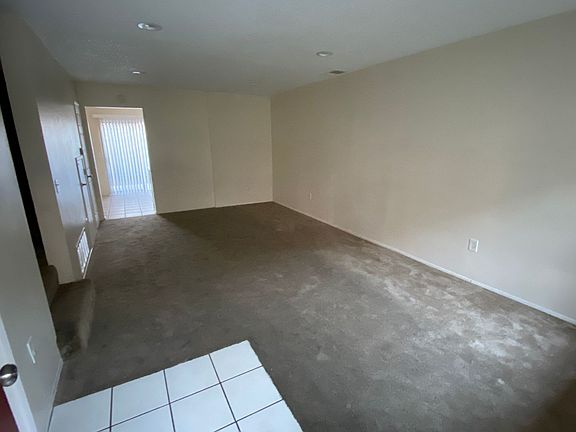 3rd image of 888 Cherrywood Way Unit 19