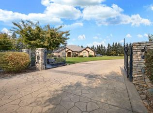 10421 E Underwood Rd, Acampo, CA 95220