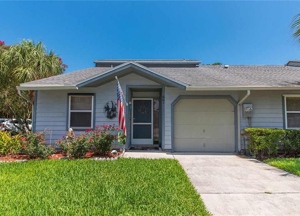 1st image of 661 NE Wax Myrtle Way
