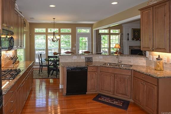 4th image of 105 Woodwinds Dr