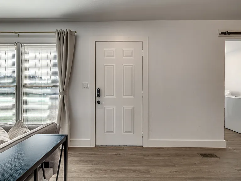 1111 W Comanche St — Photo 19