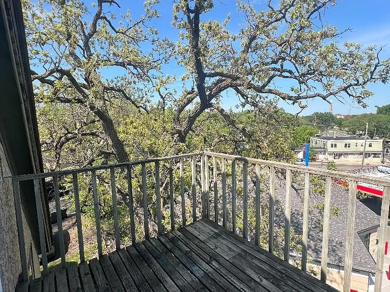 2111 Gordon Ave — Photo 10