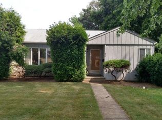 434 W Courtland St, Mundelein, IL 60060