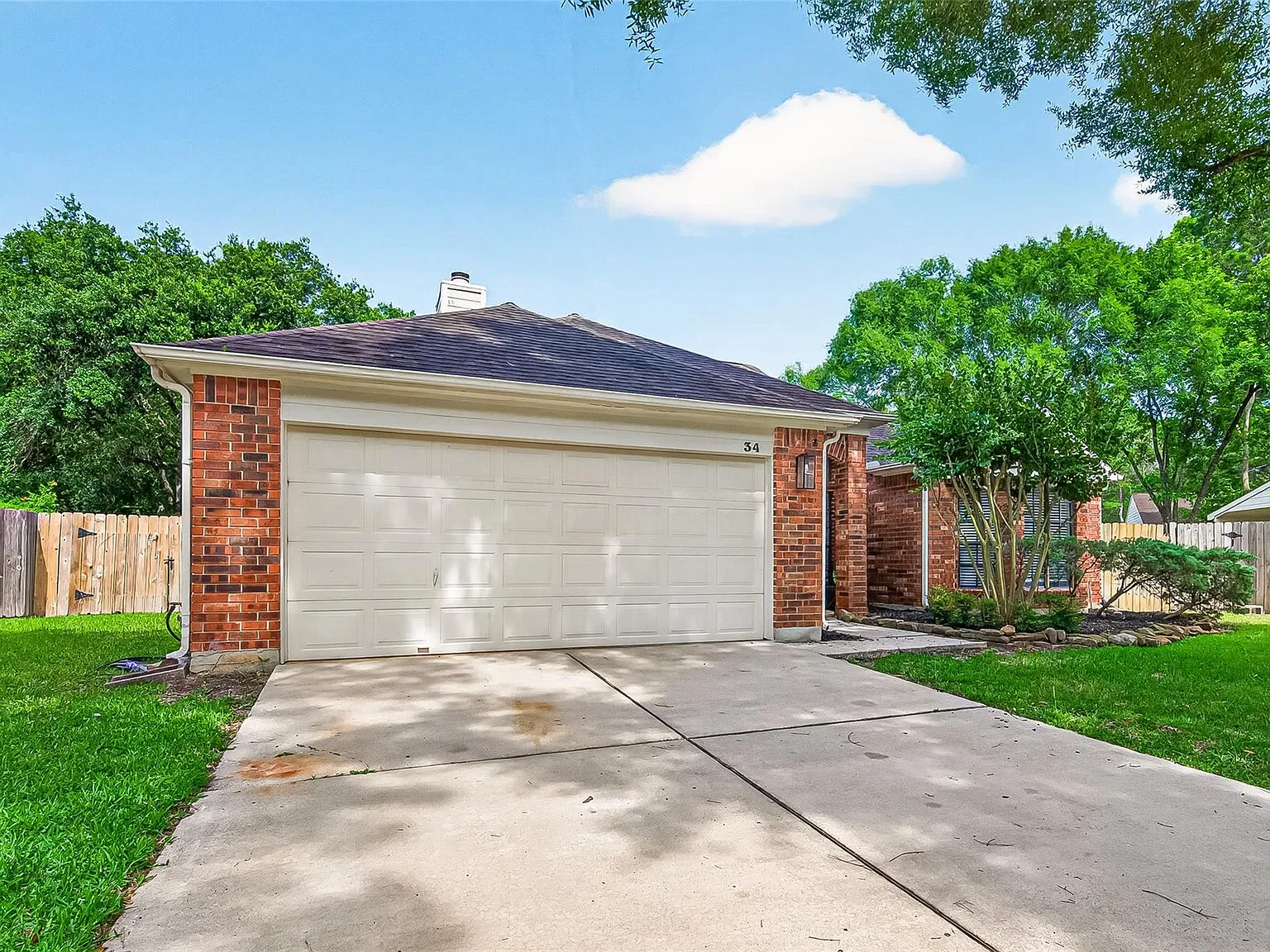 4 bed, 2.0 bath, 1972 sqft, $2,950 — Photo 3