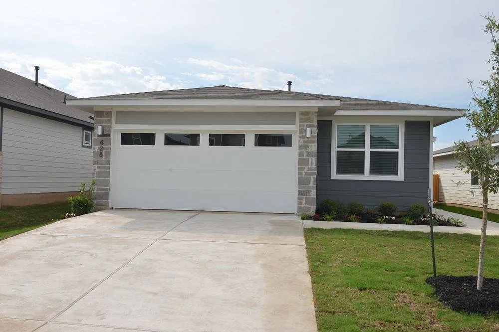 428 Agave Azul Way in Liberty Hill, TX 78642 — Photo 2