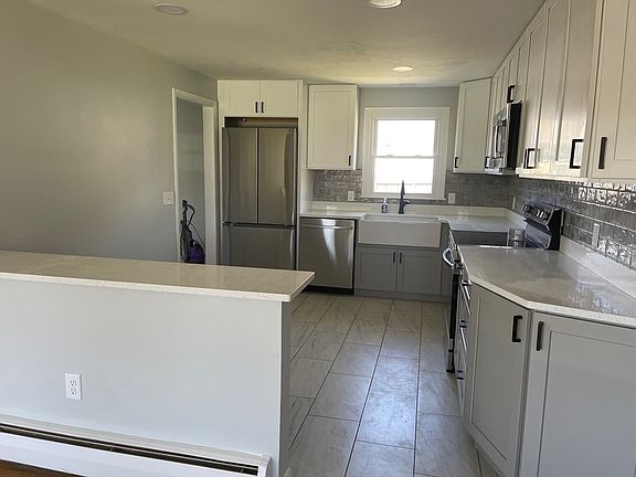 3rd image of 50 Lionel Ave