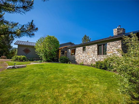 3rd image of 22 Skyview Ln