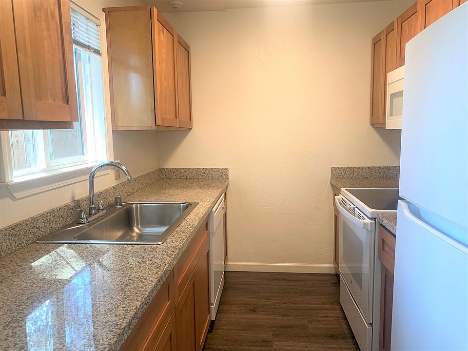 1st image of 268 Douglas St #250C