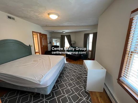 4th image of 62 Parsons St #1