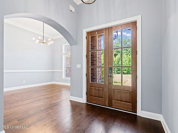 4th image of 2123 College Rd