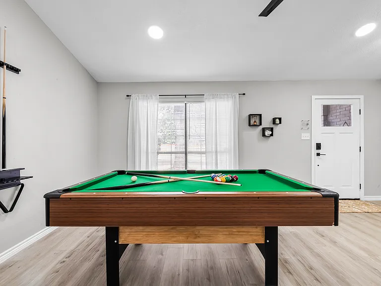 1040 Eagle Dr — Photo 29