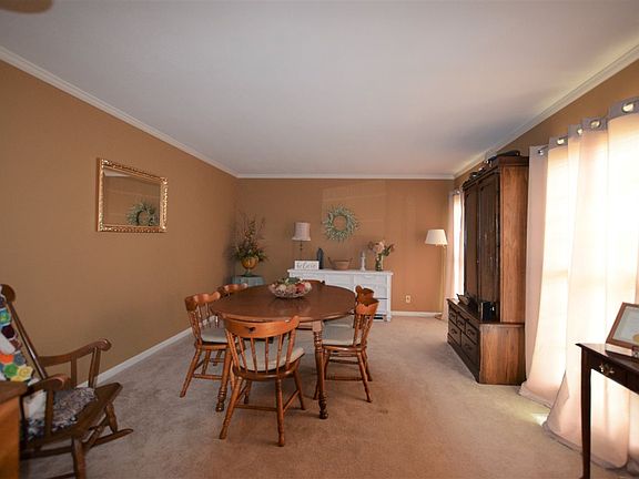 5th image of 763 Foster Ave