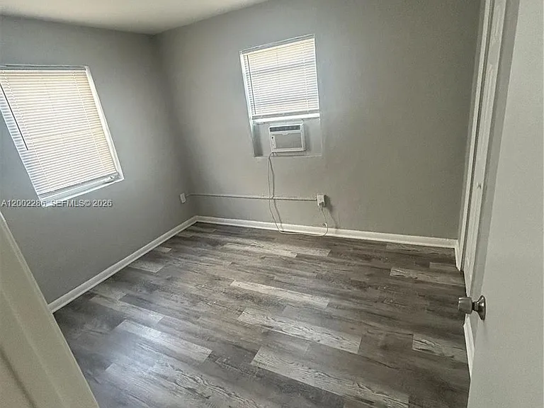 161 NW 15th St #3 — Photo 6