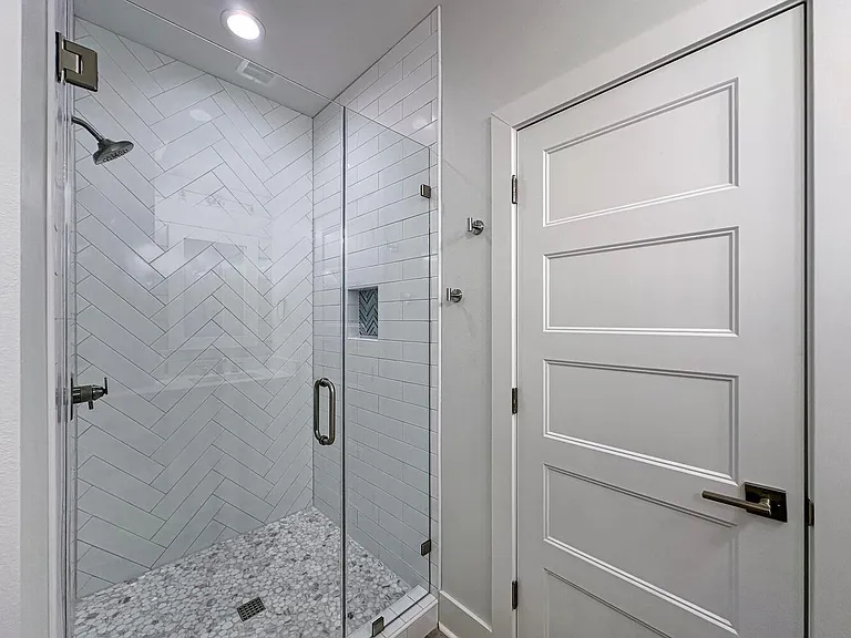 917 Westview — Photo 18
