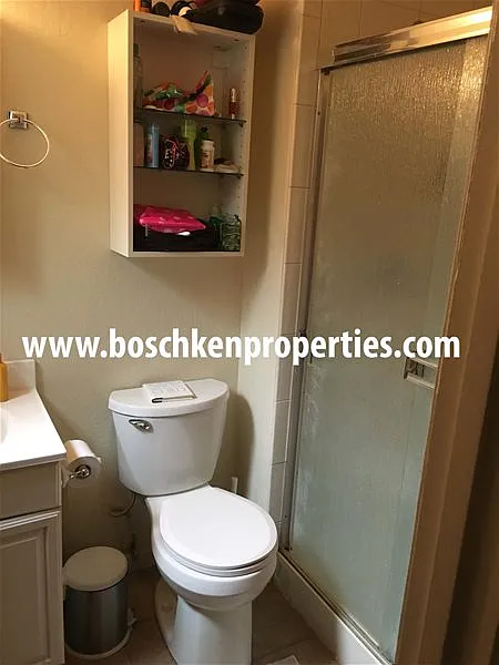 4 bed, 2.0 bath, 1428 sqft, $3,600 — Photo 2