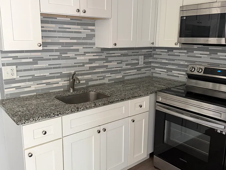 1016 Bratton Ave #8 — Photo 1