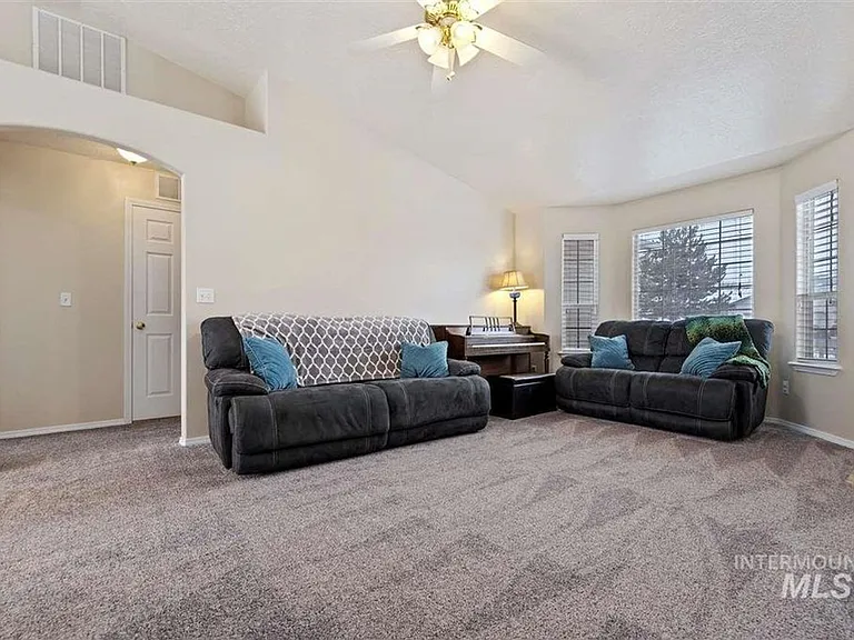 1622 W Meffan Ave — Photo 8