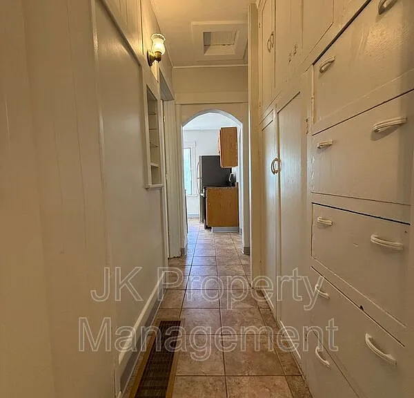 511 33rd St N — Photo 16