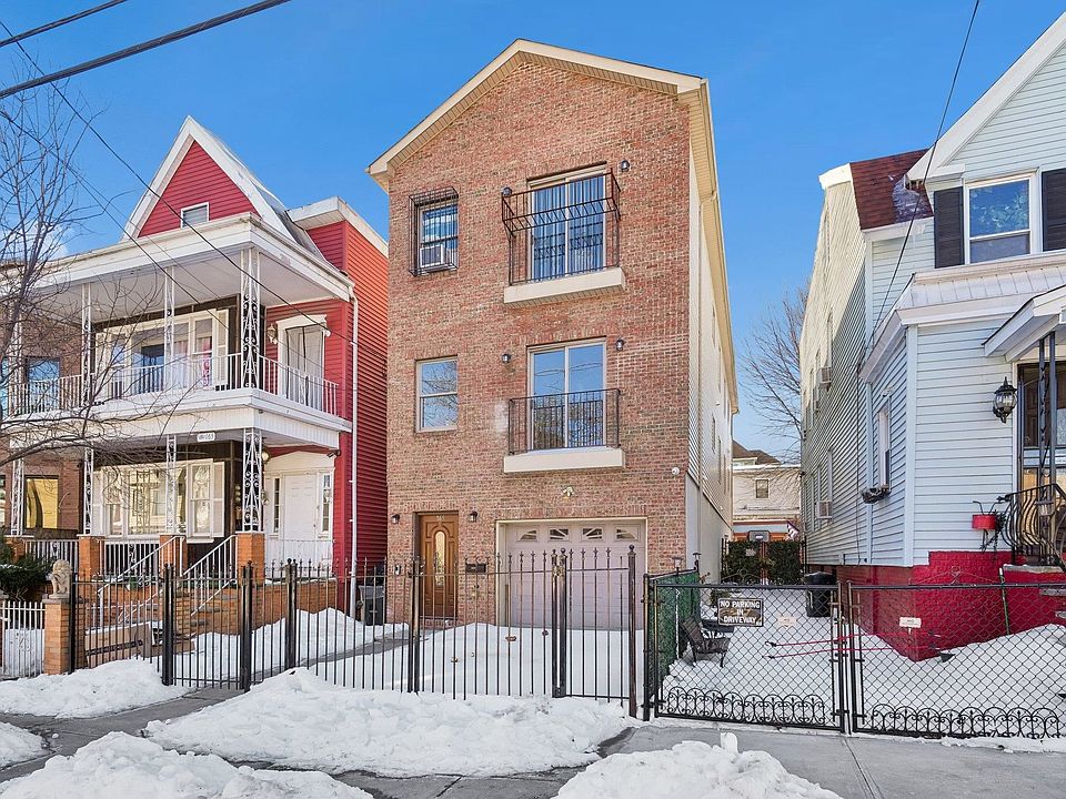 1st image of 165 Bidwell Ave #1