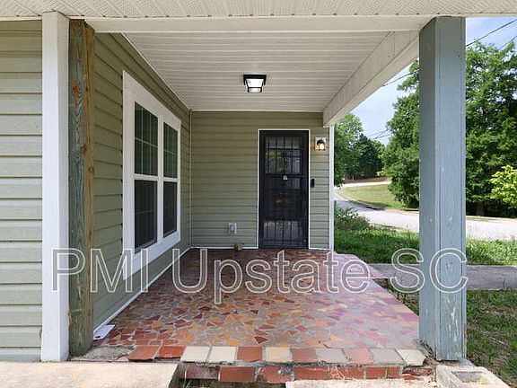 3rd image of 249 E Hampton Ave