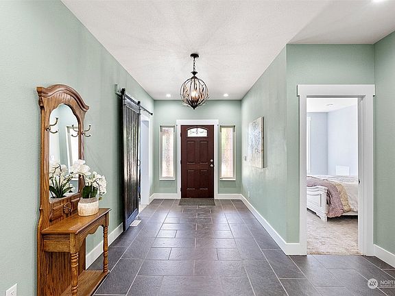 3rd image of 117 Goldenrod Street