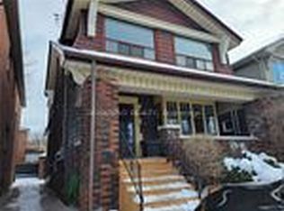 751 Coxwell Ave #5, Toronto, ON M4C 3C5