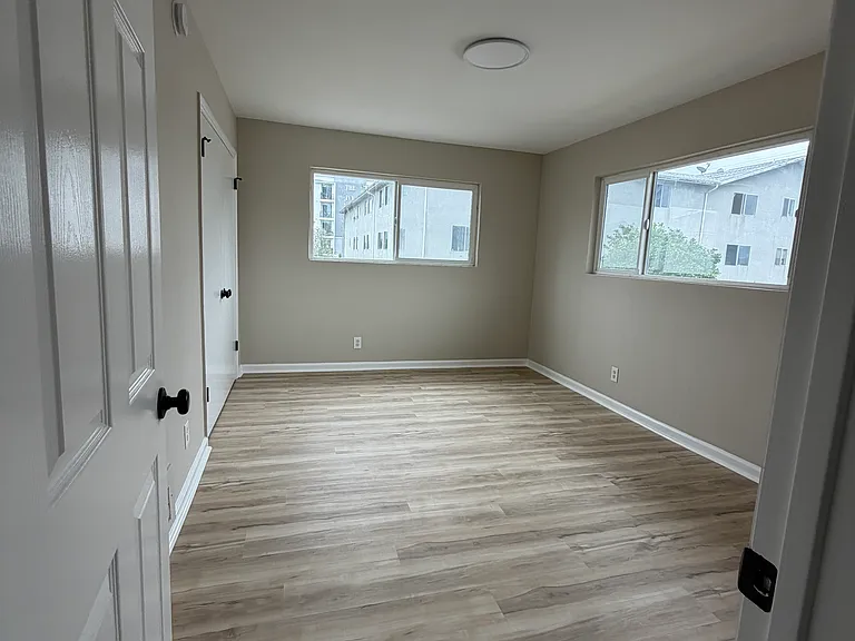 11021 Hesby St #8 — Photo 2