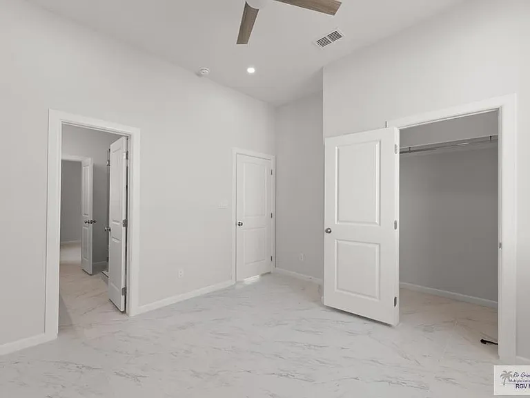 6941 Diamond Cove Dr — Photo 12