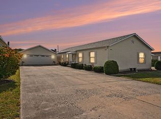 22461 S Lakepoint Ct, Channahon, IL 60410