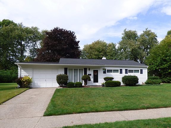 2nd image of 1251 Lakewood Dr