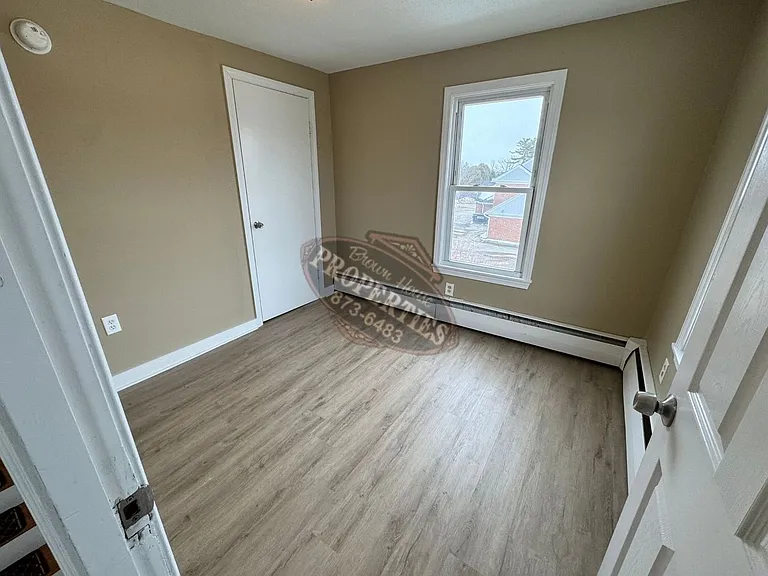 111 Kennedy Memorial Dr — Photo 5