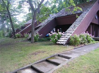8125 Grand River Rd, Brighton, MI