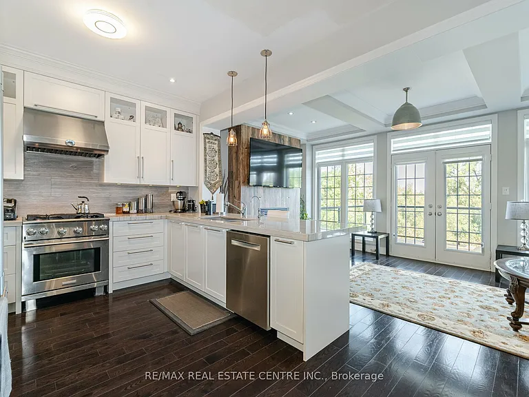 34 Alex Campbell Cres — Photo 8