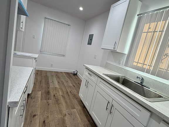 4th image of 133 S Lafayette Park Pl Unit 7