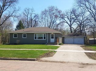 706 N Blanche Ave, Madison, SD 57042