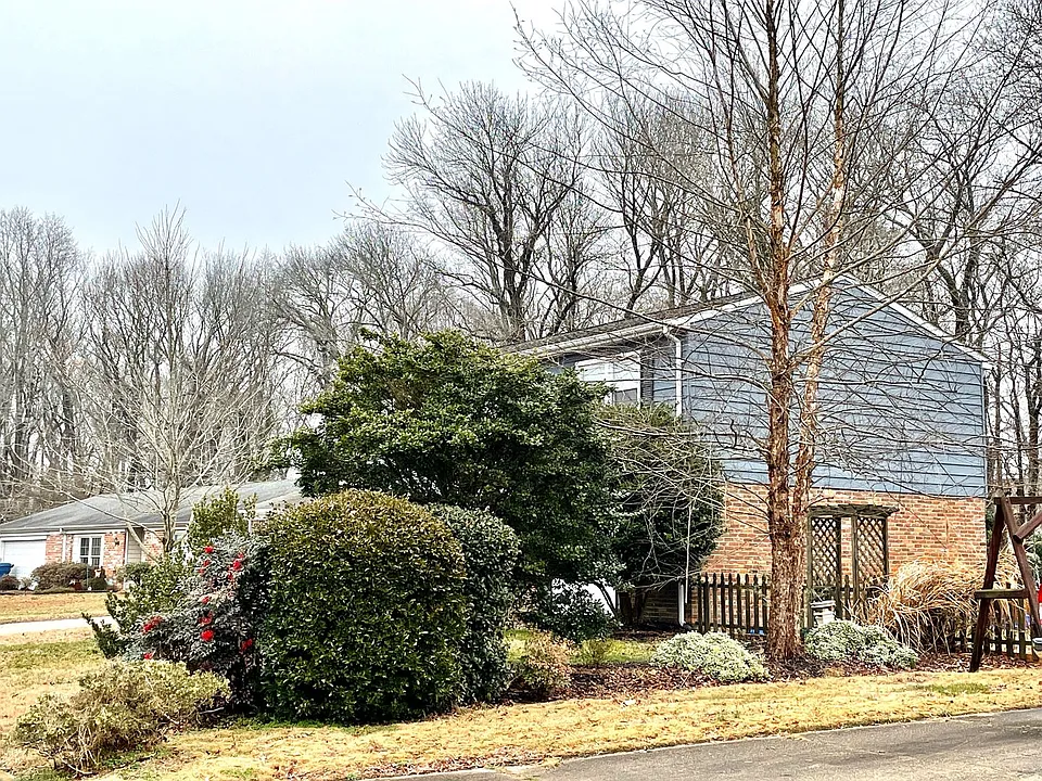 6817 Cedarwood Ct