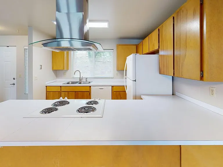 111 NW Columbia Ave #3 — Photo 9