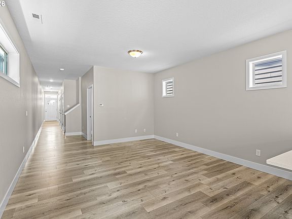 5th image of 153 E Wayno Way