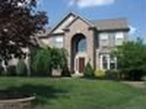 8519 Greenbrier Ct, Northfield, OH 44067