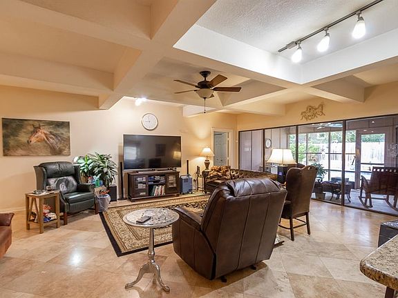 5th image of 7765 Beaudelaire Cir