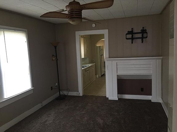 Living Room looking into kitchen