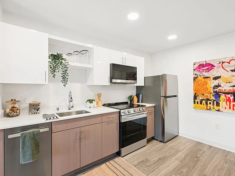 Comfortable Affordable 580 SqFt 1 Bed, 1 Bath - shareWESTSIDE Las Vegas — Photo 21