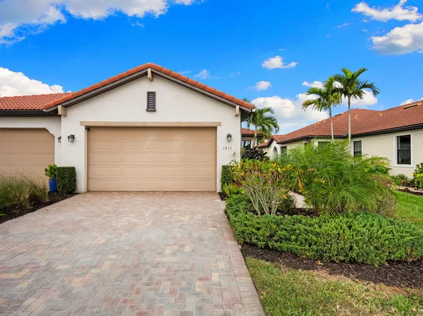 1511 Oceania Dr S, Naples, FL 34113